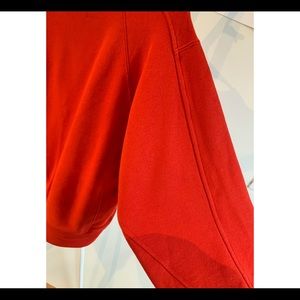 Uniqlo U series red crew neck pull over